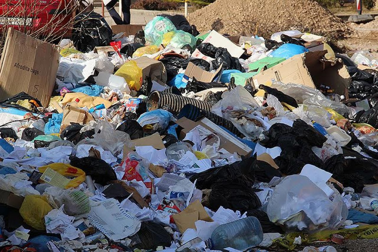 Mostar: Radovi zarobili smeće, deponija raste…