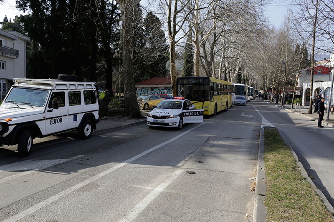 Nikšić izmislio napad na autobus antifašista u Mostaru