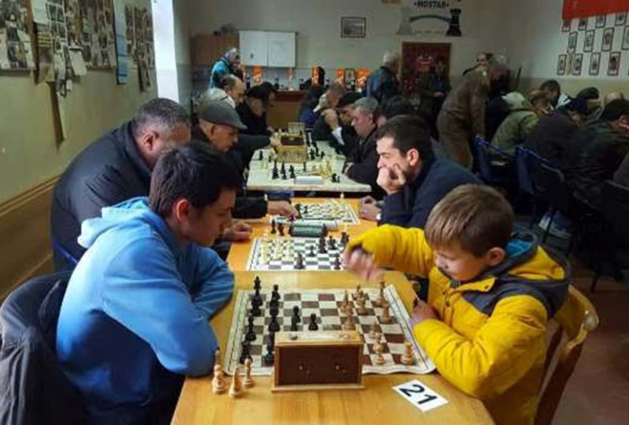 Mostar: Šahisti odigrali rođendanski turnir