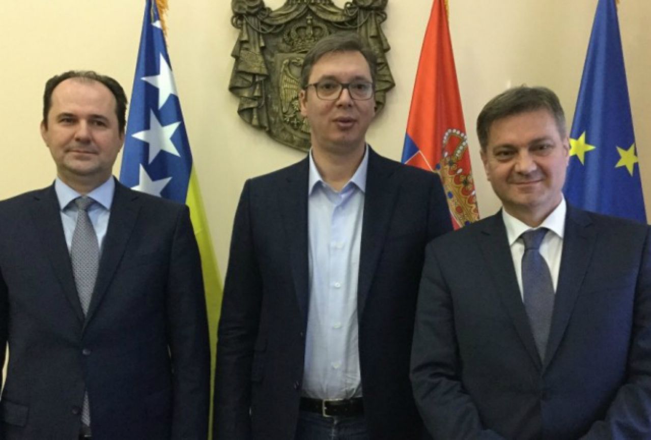Za jačanje političkog dijaloga: Zvizdić i Softić s Vučićem u Beogradu