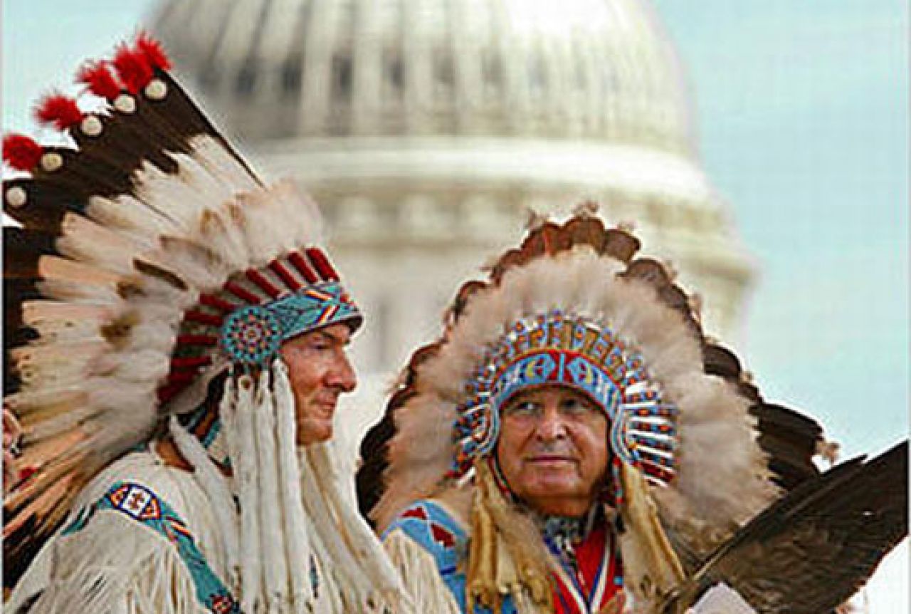 Papa na strani Indijanaca: Starosjedioci imaju pravo na svoju zemlju