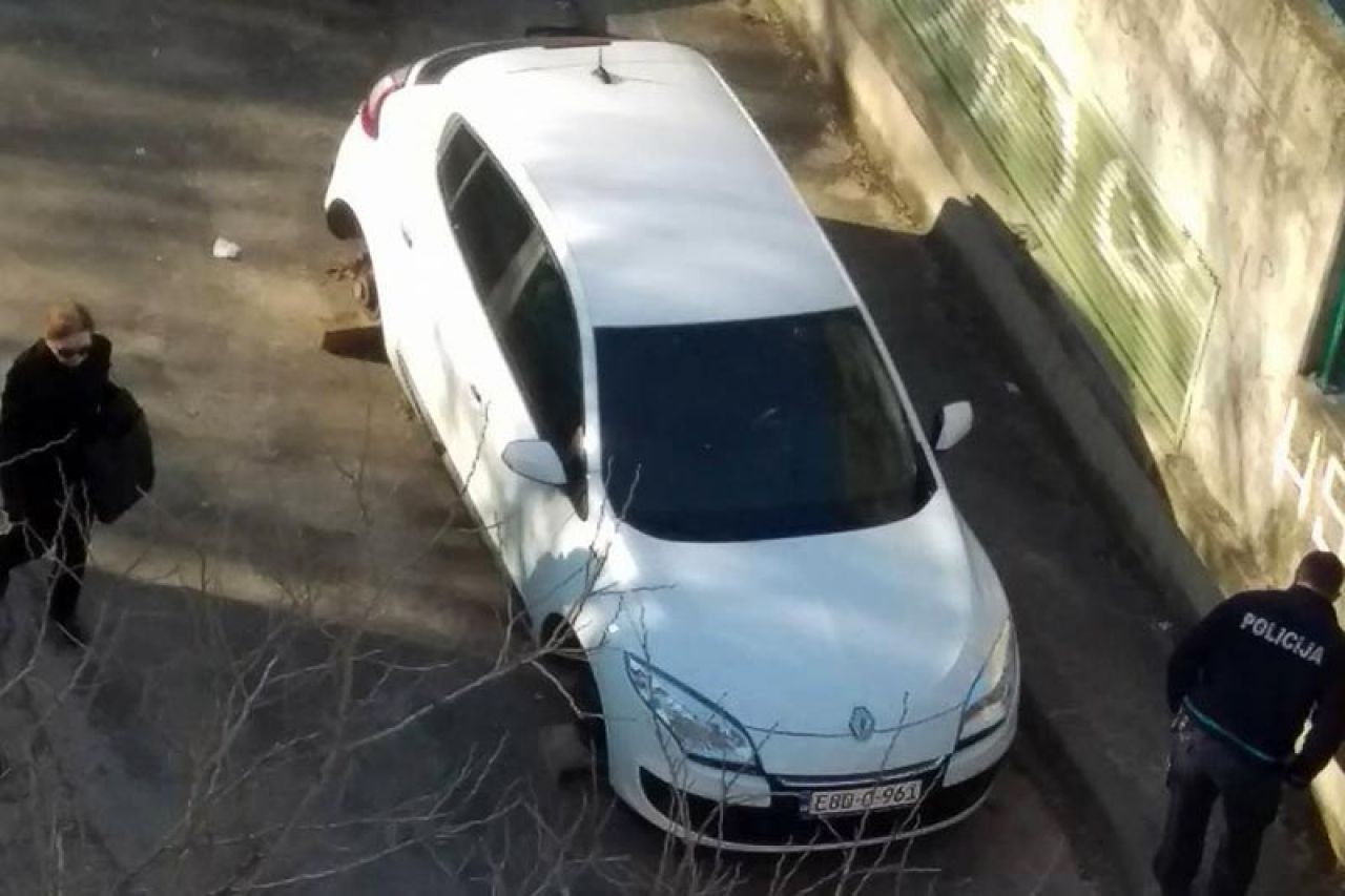Kotačkradica hara Mostarom! Opet 'izuven' bijeli Renault Megane