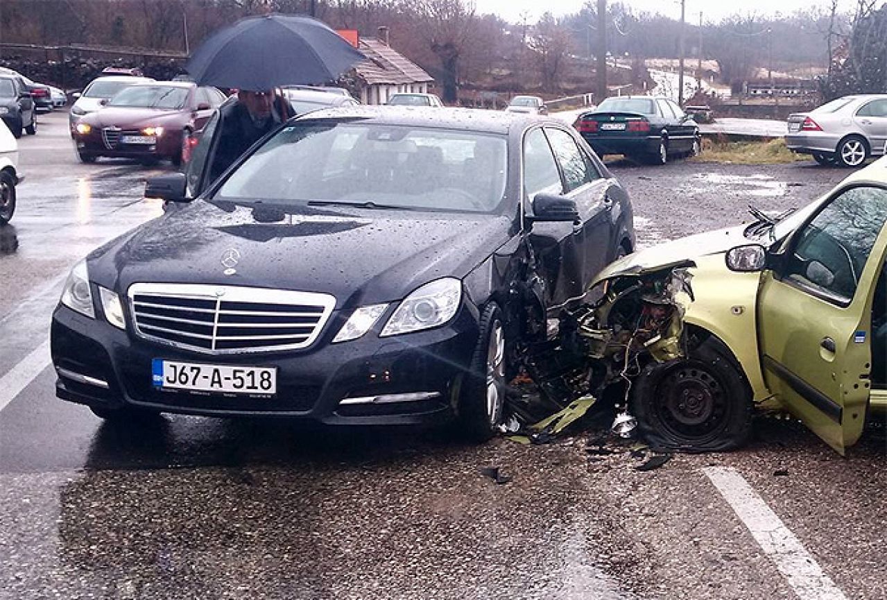 Prometna nesreća u Sretnicama