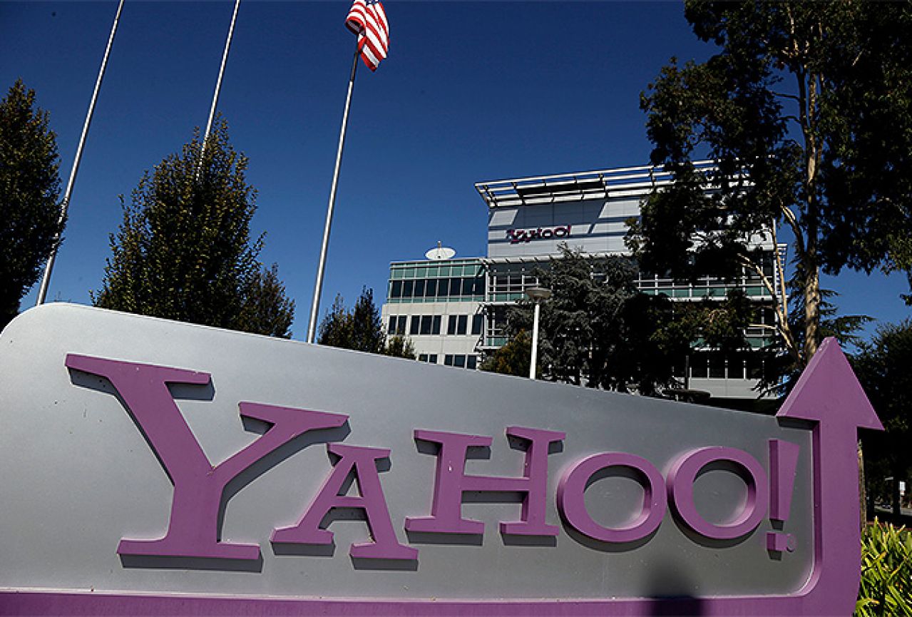 Verizon kupio temeljno poslovanje Yahooa 