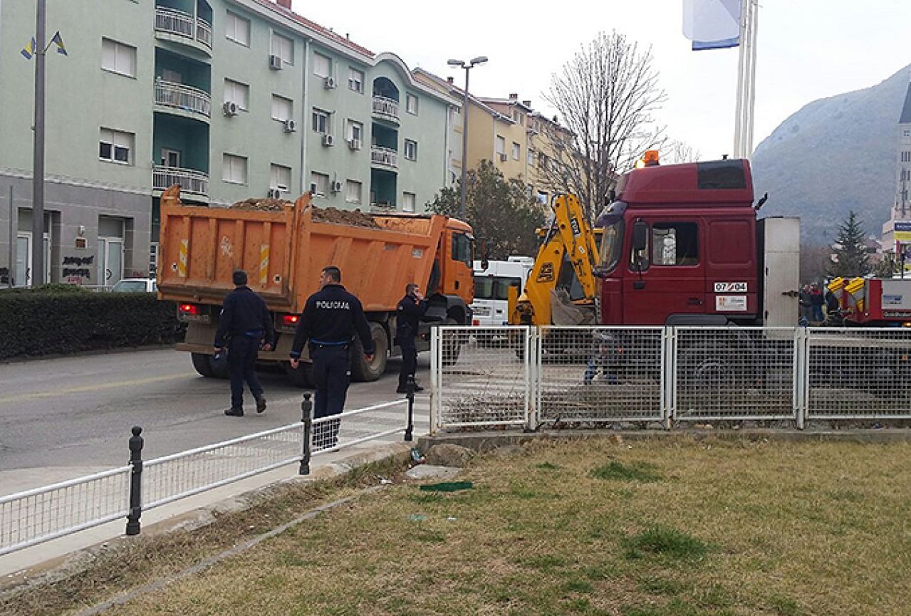 Ukidanjem prava na izbore i prosvjede, vlast potiče eskalaciju nezadovoljstva!