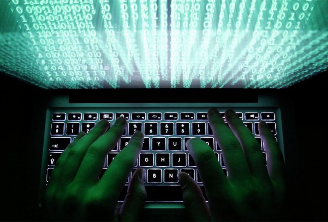 Pola internetskog prometa zaštićeno je enkripcijom