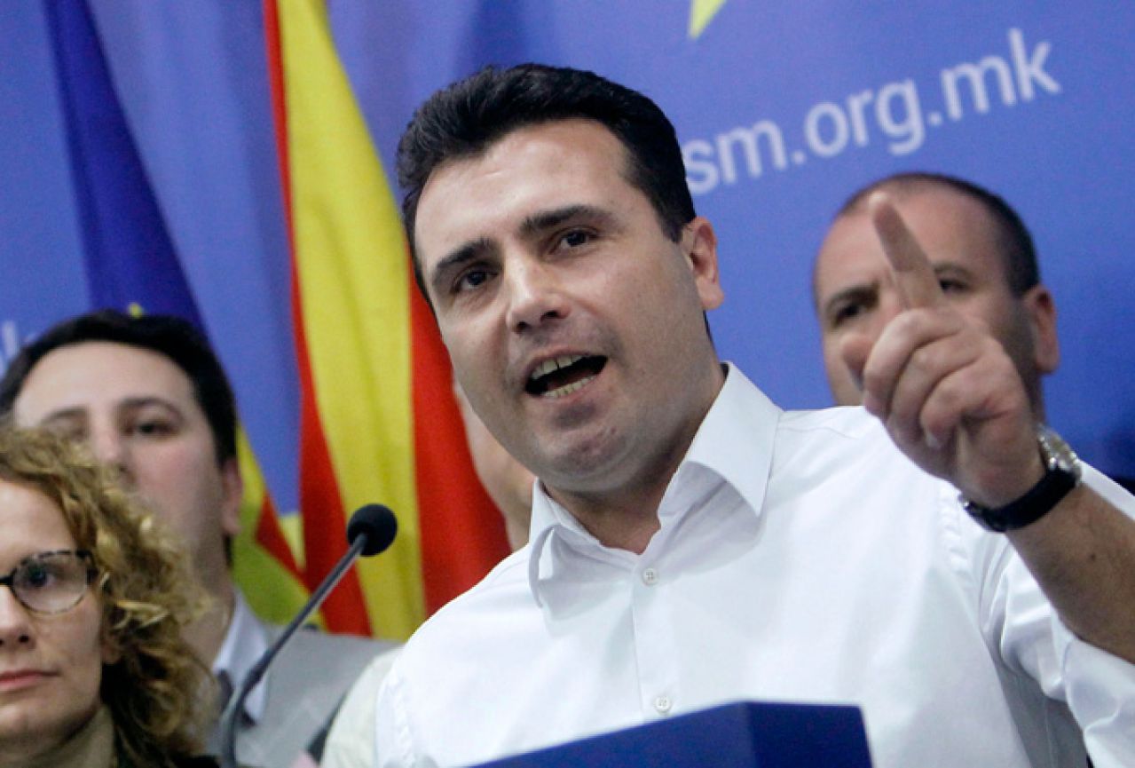 Zaev predaje zahtjev Ivanovu da mu povjeri mandat