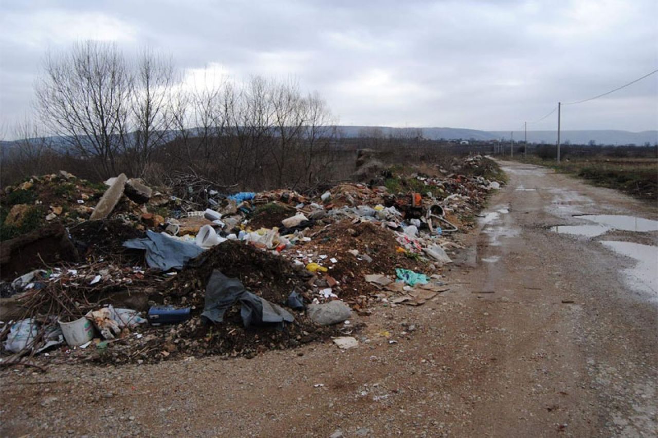 Mostar: Hitno sanirati divlju deponiju u Kosoru