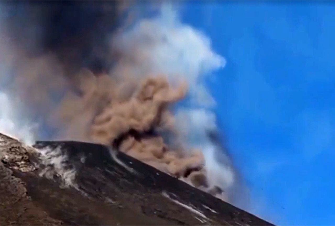 UŽIVO | Pratite erupciju najvećeg vulkana u Europi