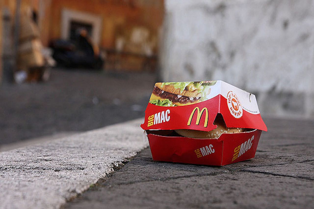 Amerikanci više neće morati ustajati iz kauča: McDonald's uvodi dostavu