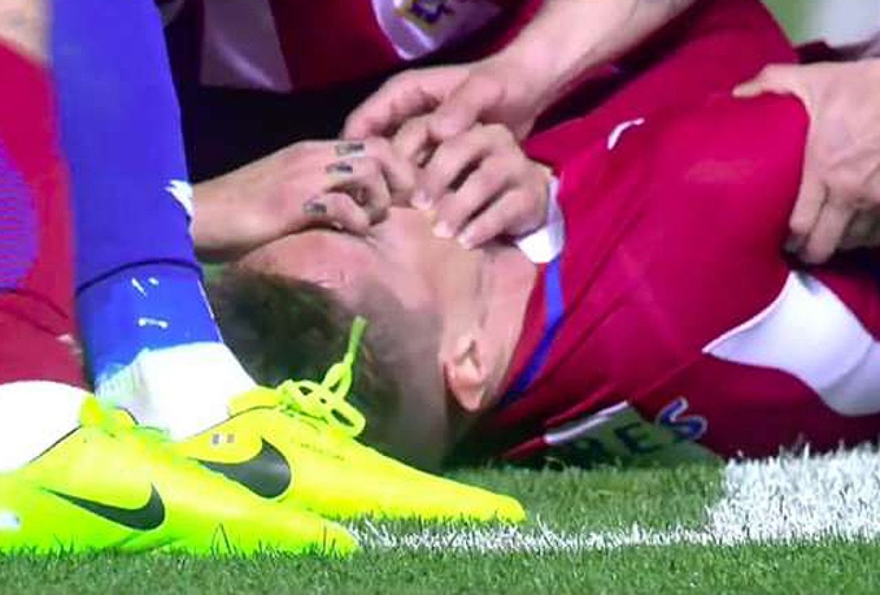 VIDEO | Fernando Torres završio u bolnici s teškom ozljedom!