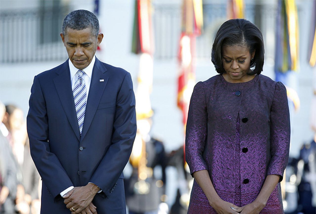 Barack i Michelle Obama će za izdavanje knjiga zaraditi 60 milijuna dolara