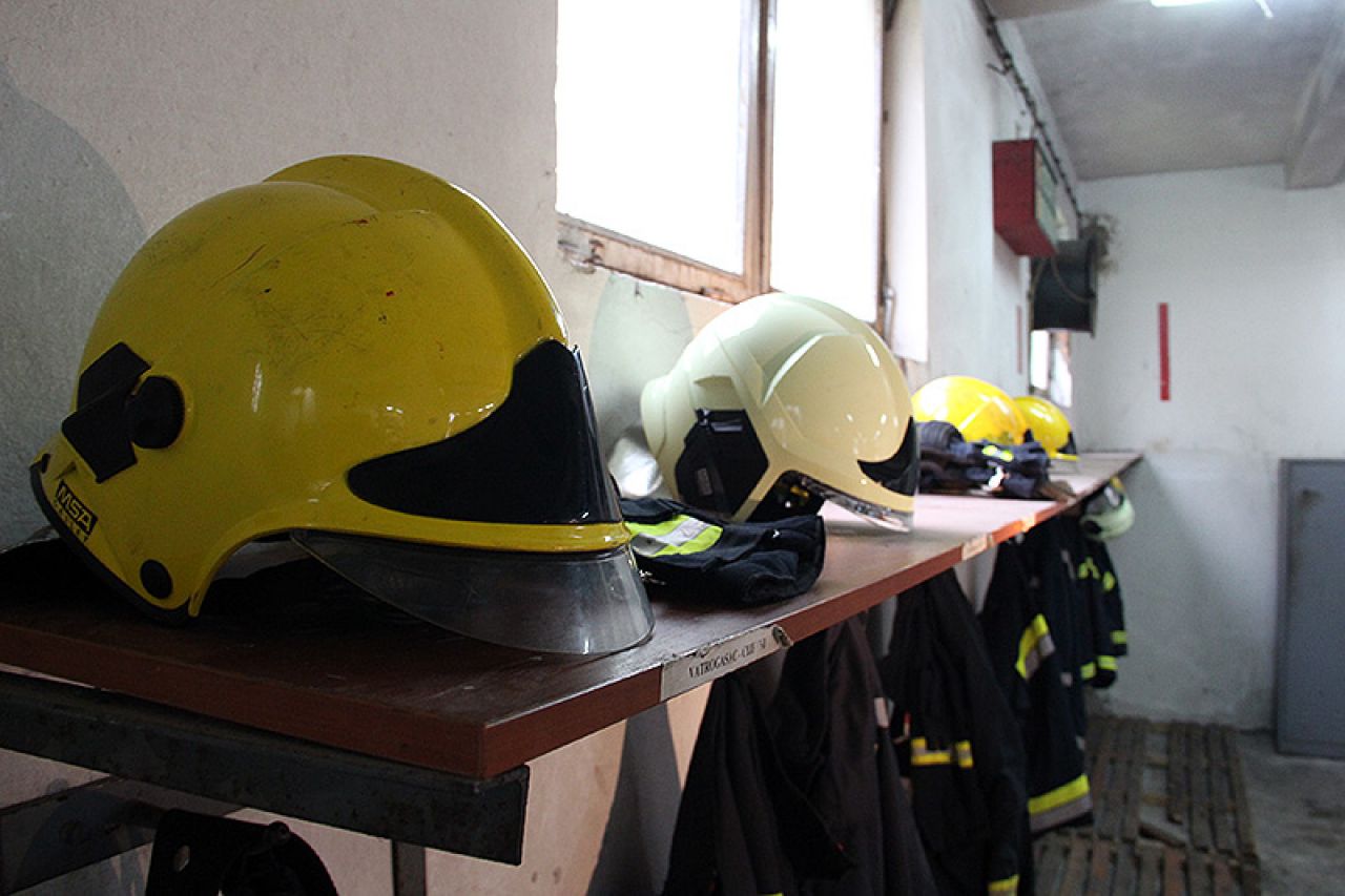 Mostarski vatrogasci: Ujedinjeni u vatri i dimu