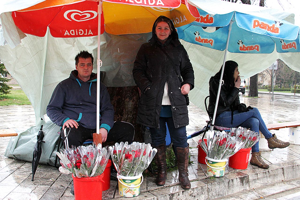 Mostar: Prodavači cvijeća spremni, muškarci na vama je red