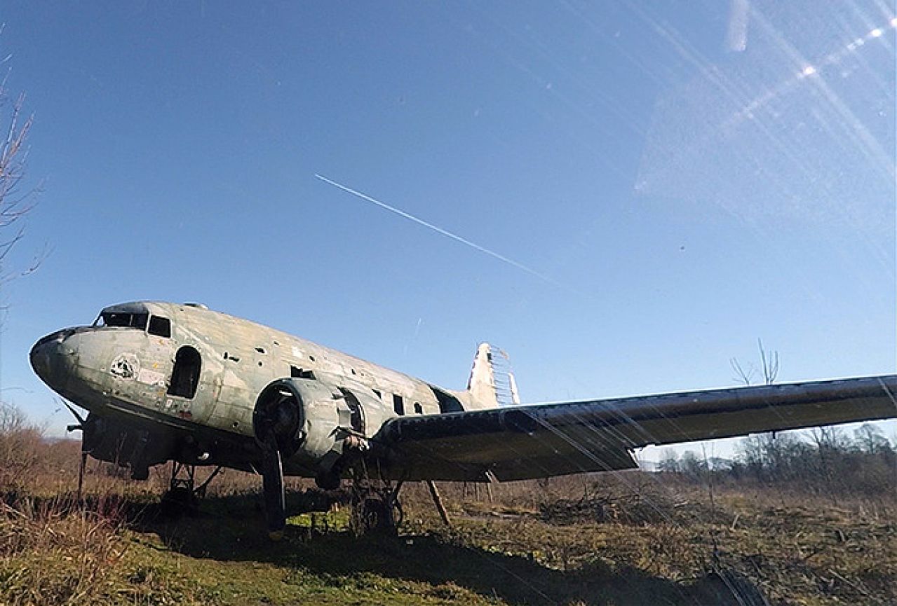 Dvojica Belgijanaca htjela ukrasti cijeli zrakoplov na Bihaćkom aerodromu