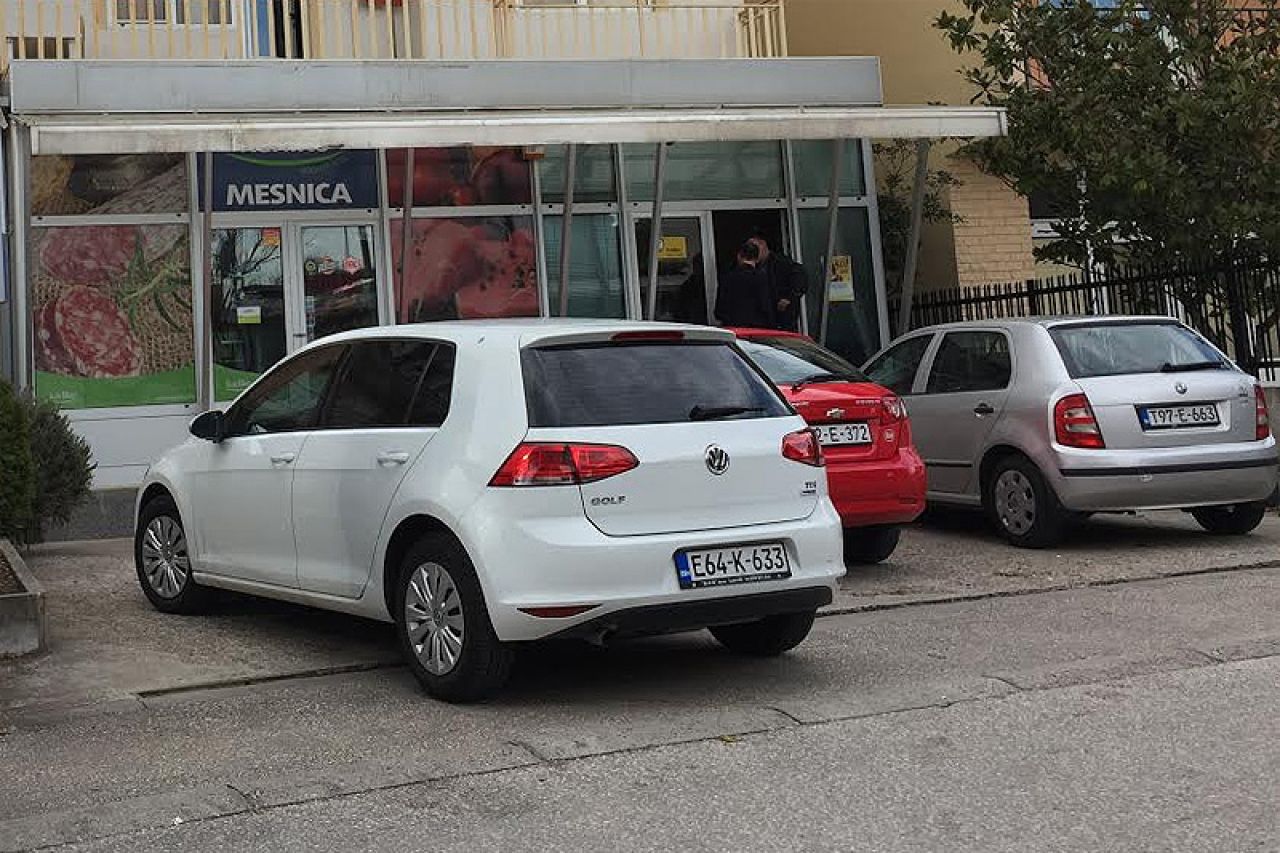 Dvojac na motoru opljačkao poštu u Mostaru