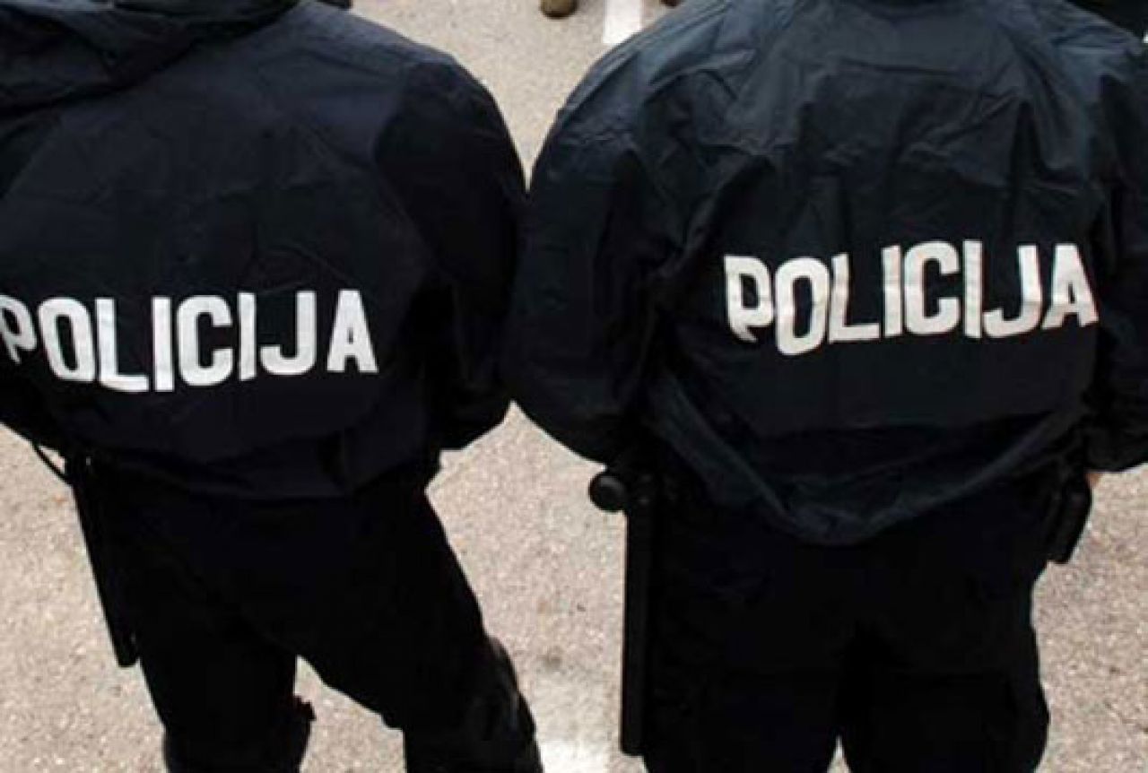 Policija oduzela automobile u Travniku, Bugojnu, Donjem Vakufu i Vitezu