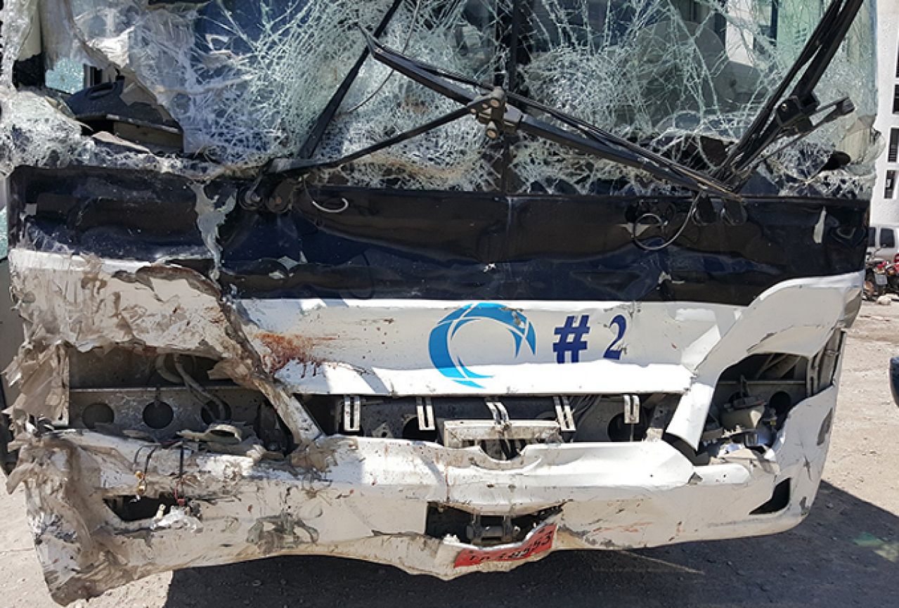 Autobus nesretnim slučajem usmrtio 34 pješaka, 15 ozlijeđeno