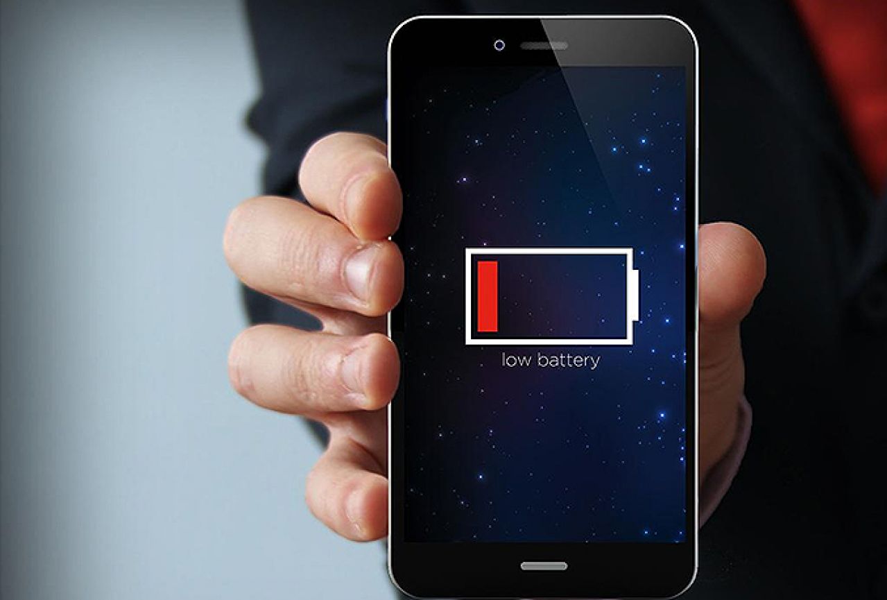Mobiteli će moći jedan drugom bežično puniti bateriju
