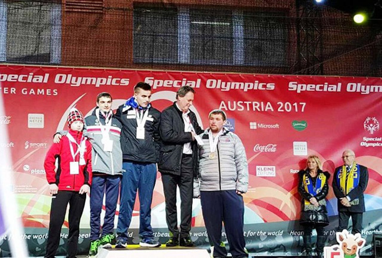Andrija Radoš osvojio prvu zlatnu medalju za BiH na Specijalnim zimskim olimpijskim igrama