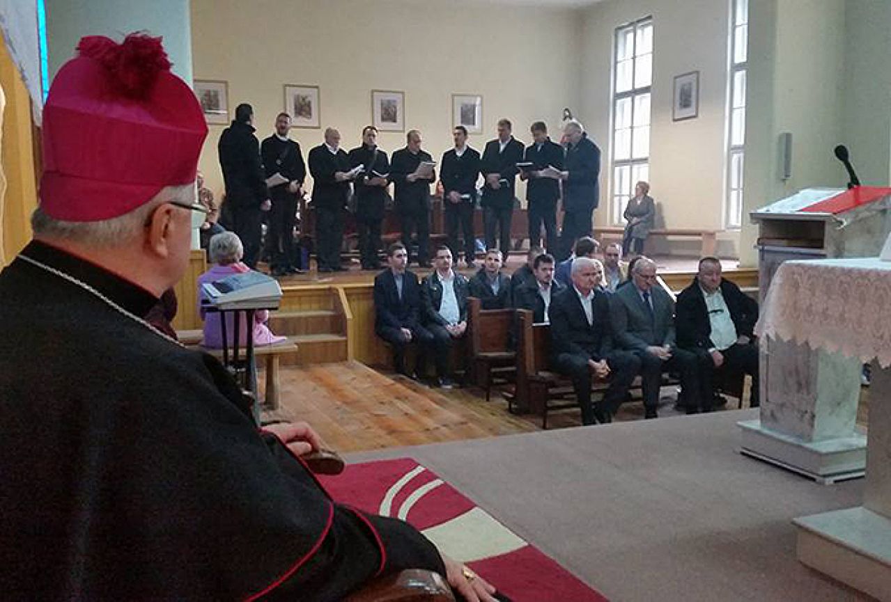 Apostolski nuncij u BiH Luigi Pezzuto na proslavi patrona župe Drvar
