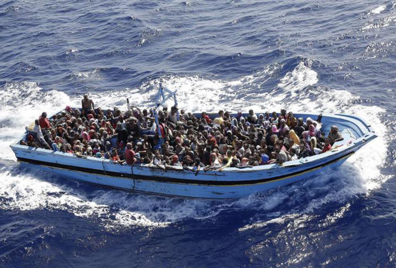 Oko 150 migranata nestalo nakon potonuća čamca