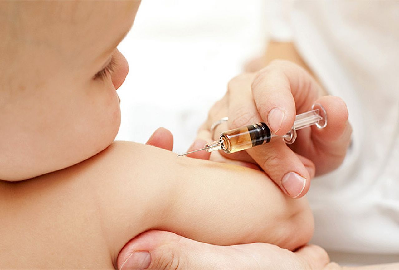 Epidemija ospica pokosila Europu: WHO poziva na cijepljenje djece