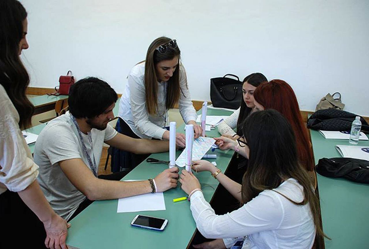 Najveća studentska organizacija na svijetu organizirala konferenciju za mlade Mostarce
