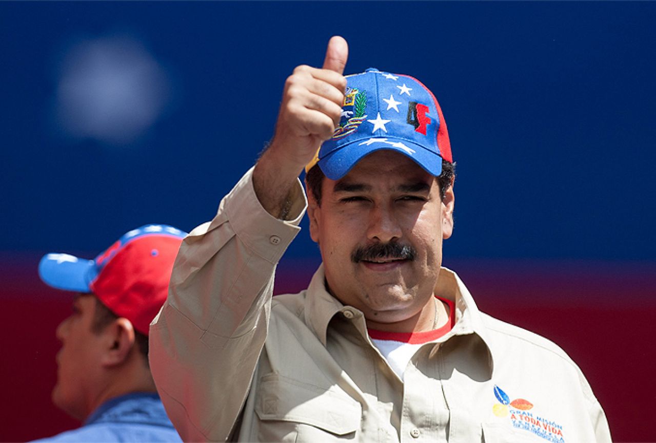 Vrhovni sud Venezuele ukinuo demokraciju i dao Maduru sve ovlasti
