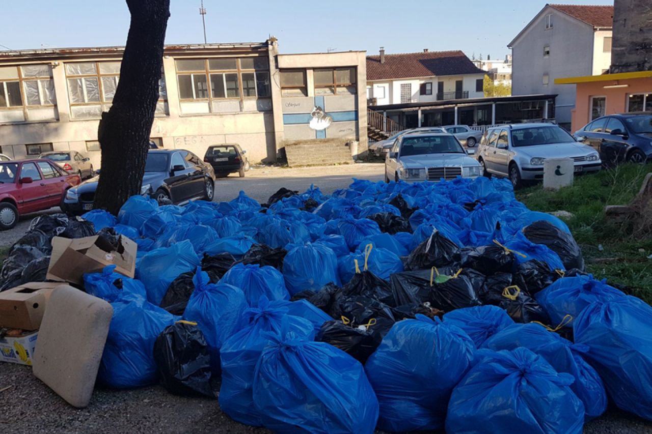 Mladi očistili Duhansku stanicu u Širokom Brijegu