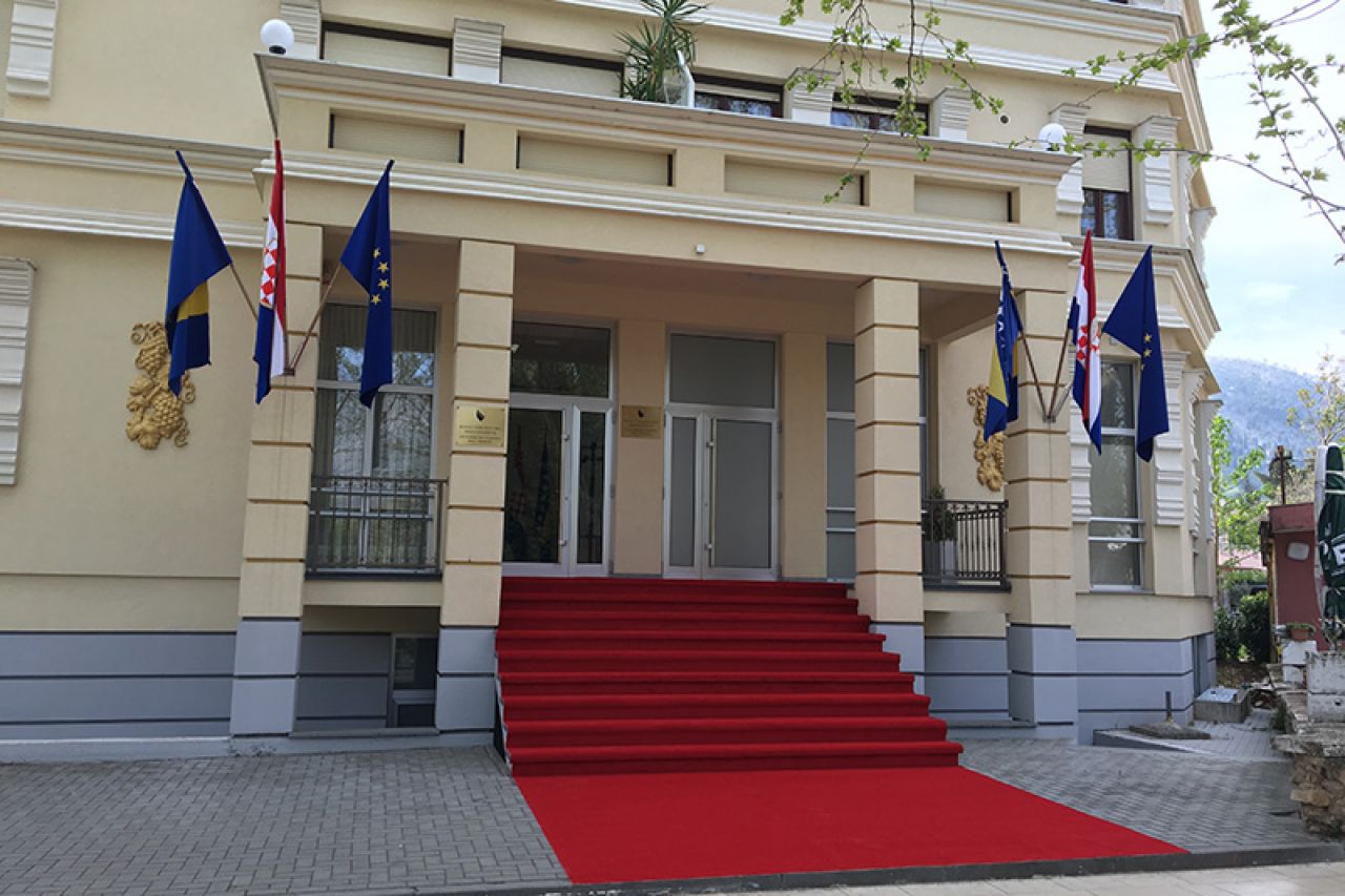 Crveni tepih u Mostaru spreman za velike korake
