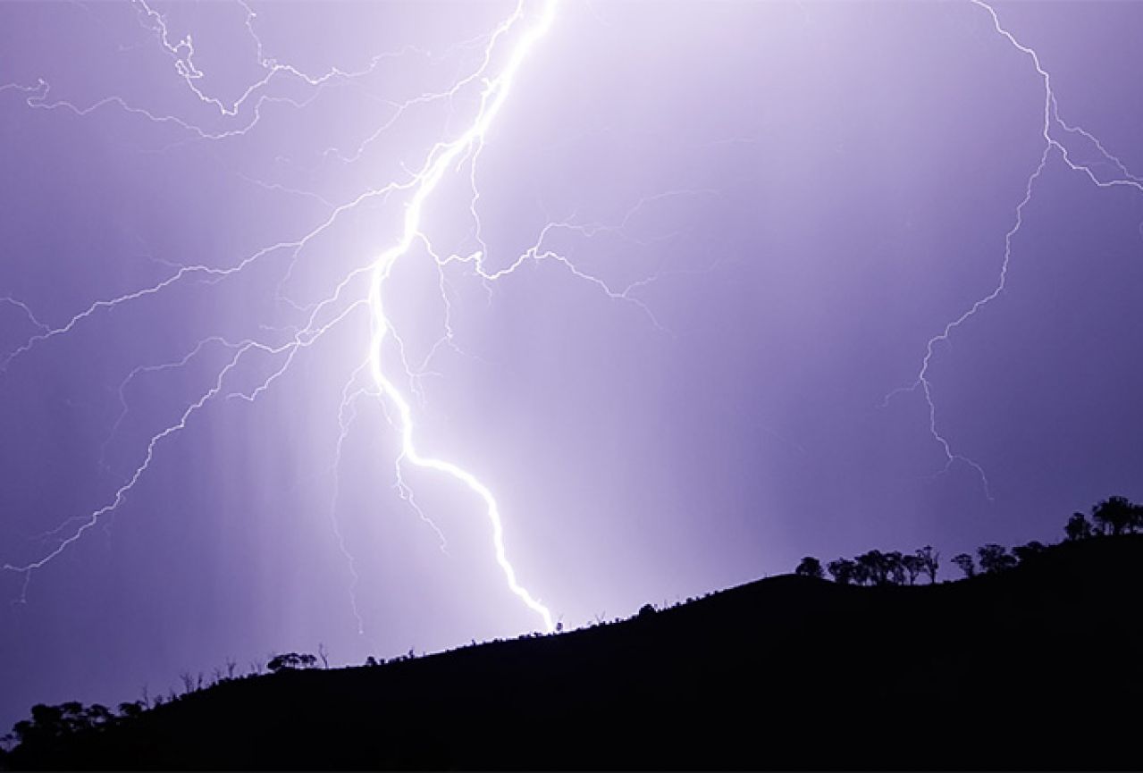 BiH: Zbog grmljavine upaljen meteoalarm