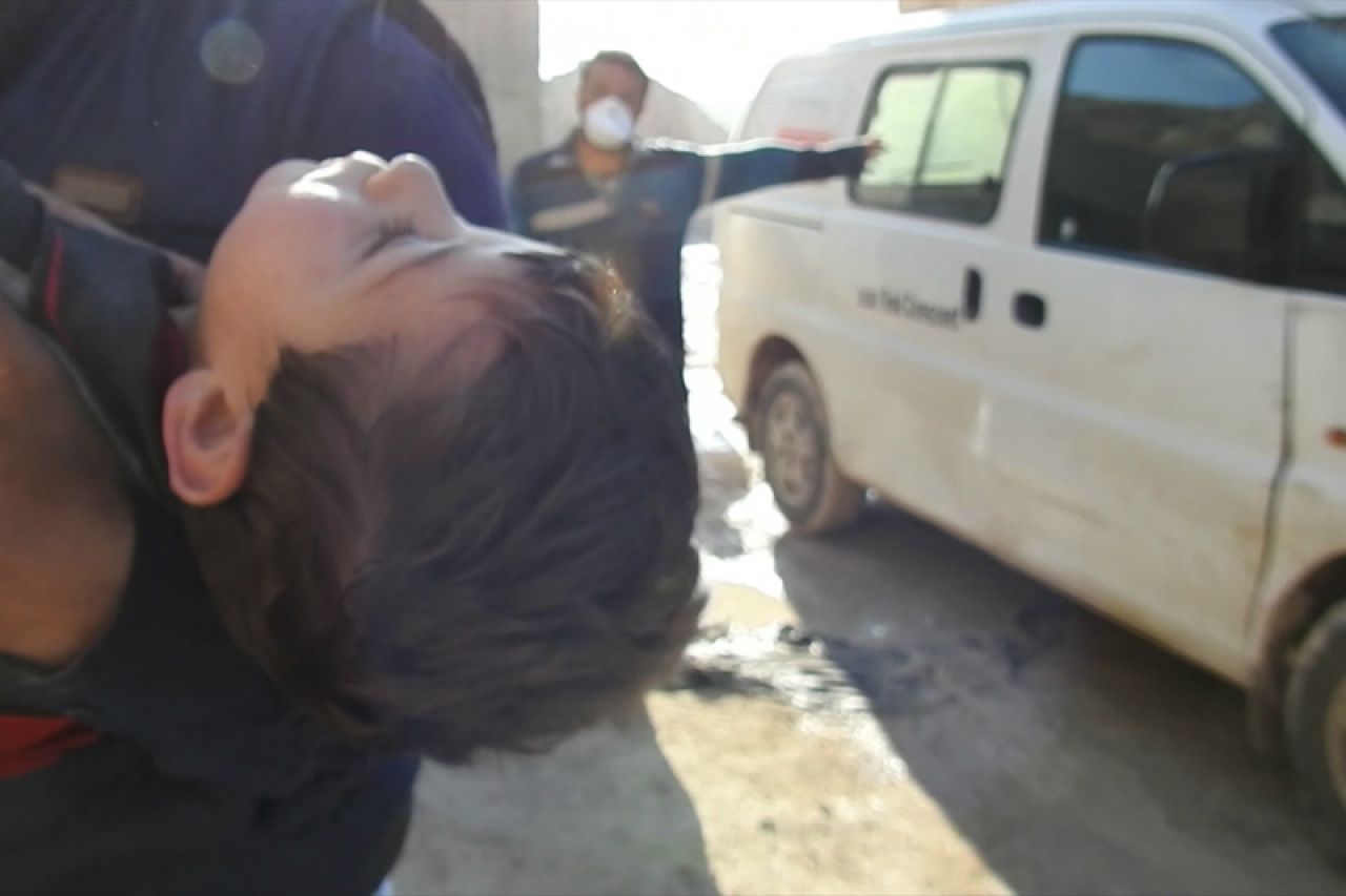 Napad Assadovih snaga klorom, poginulo više od 100 civila
