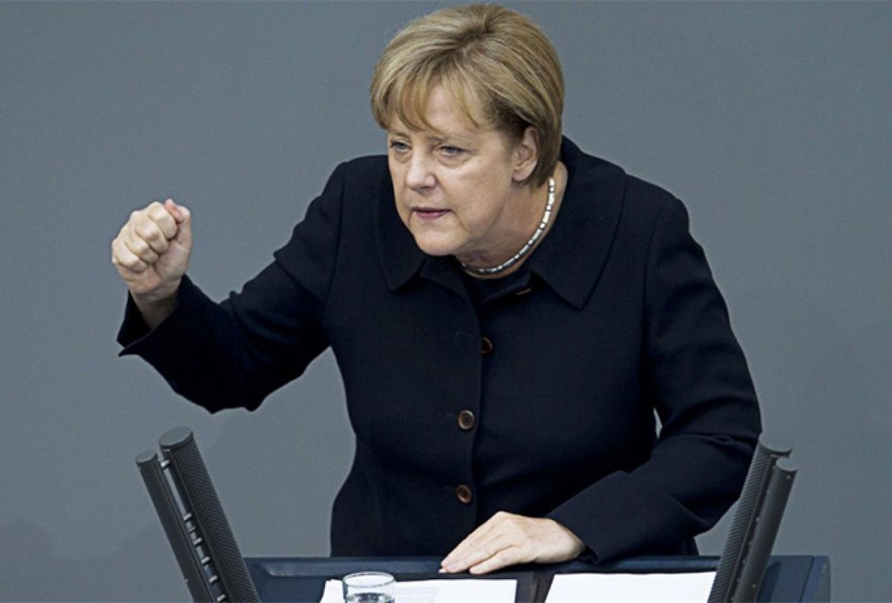 Merkel: Neusvajanje rezolucije UN-a o kemijskom napadu u Siriji je skandal