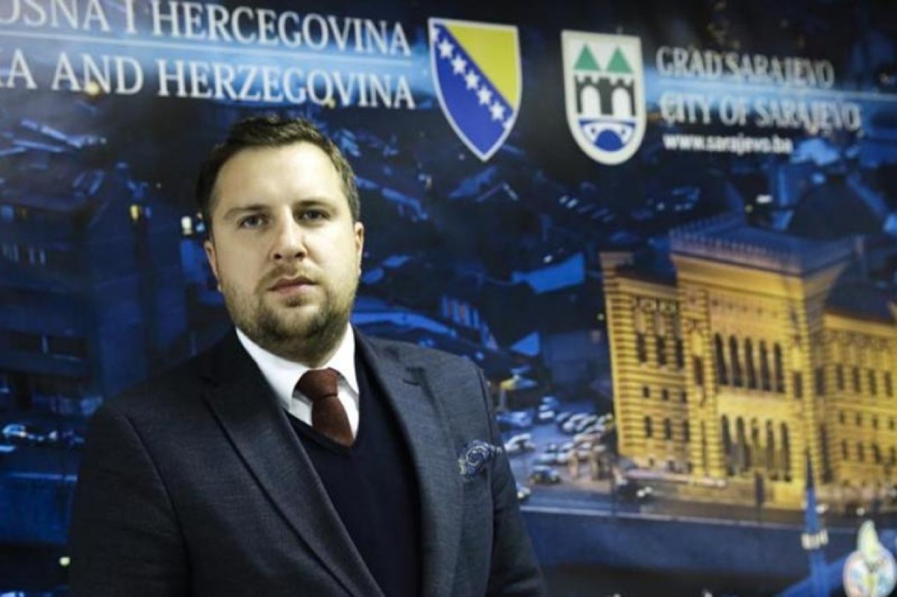 VIDEO | Sarajevski gradonačelnik uništio antifašizam