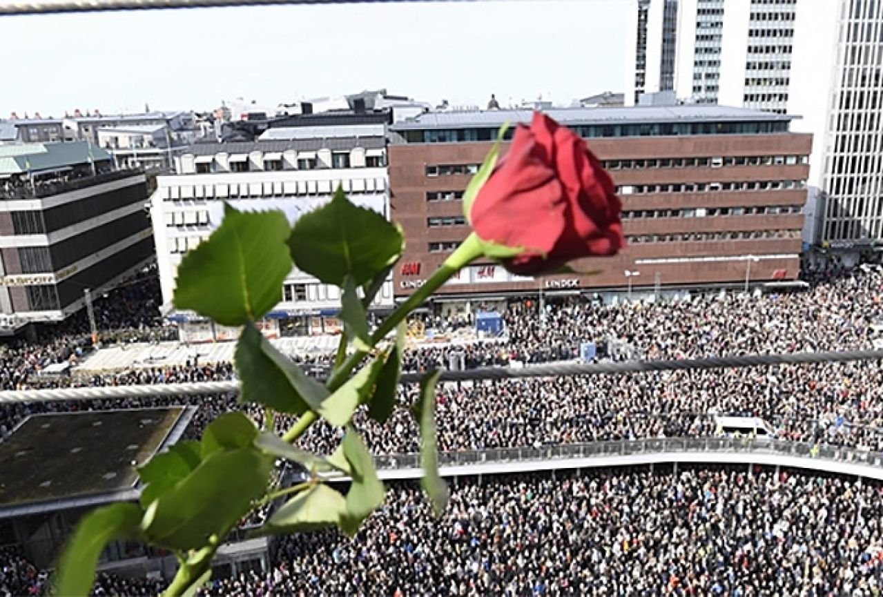 20 tisuća Šveđana prosvjeduje protiv terorizma