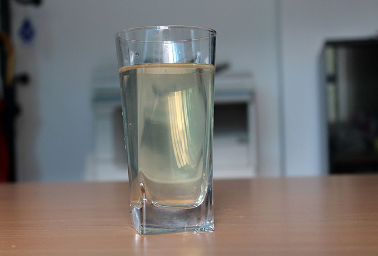Dvije milijarde osoba pije vodu s fekalijama