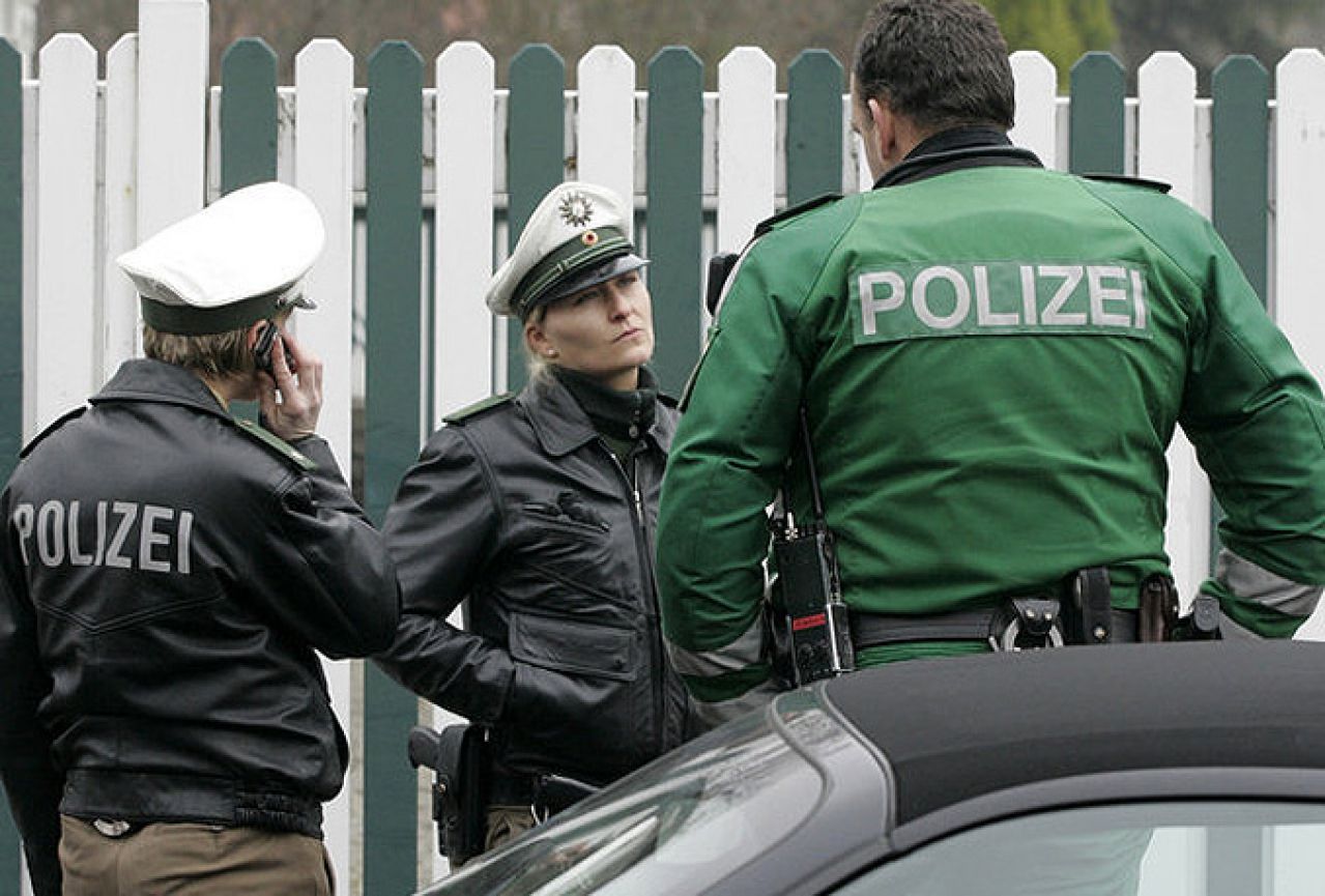Njemačka policija uhitila tri osobe zbog sumnje na planiranje napada
