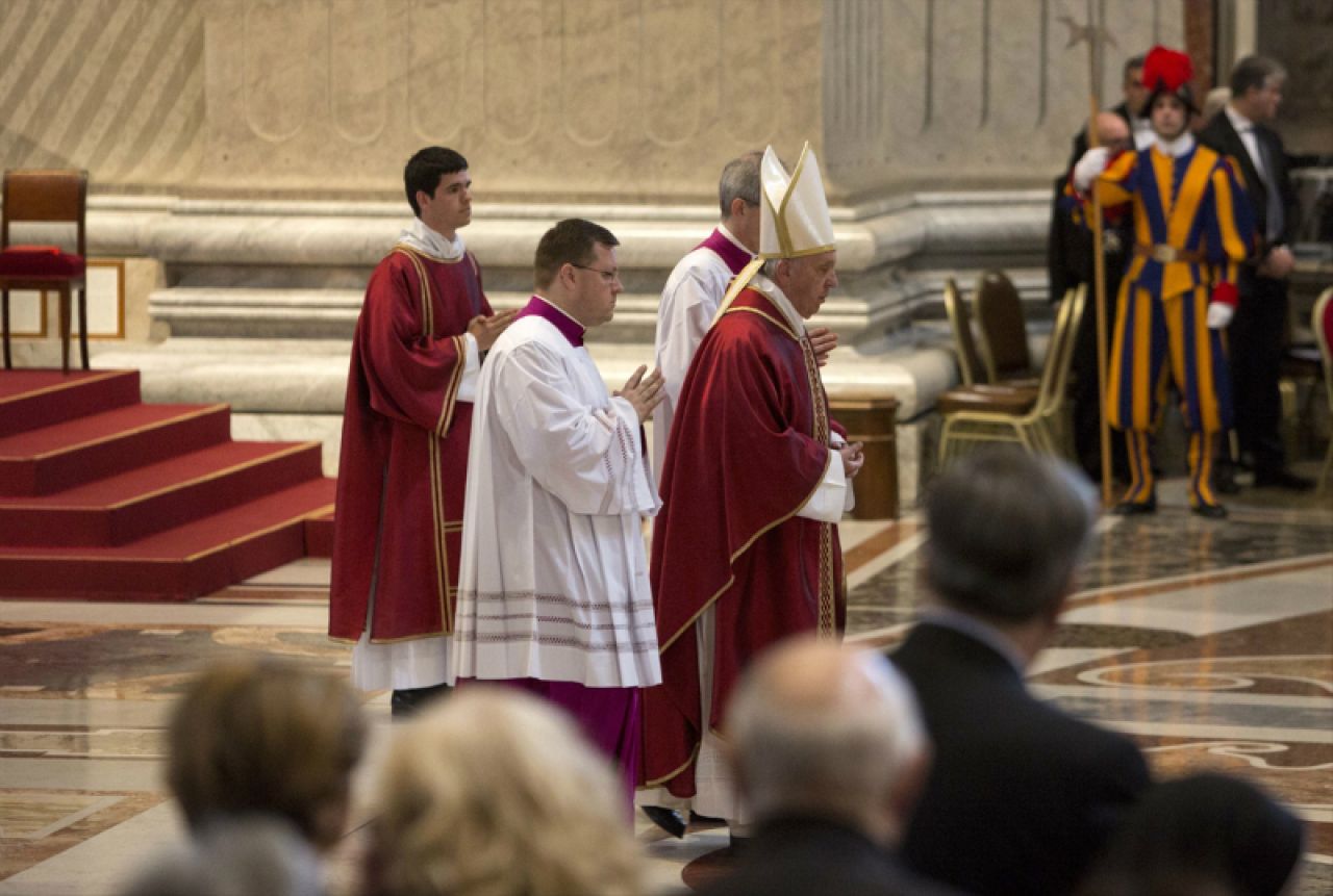 Papa: Osjećam sram zbog smrti migranata i skandala u Crkvi