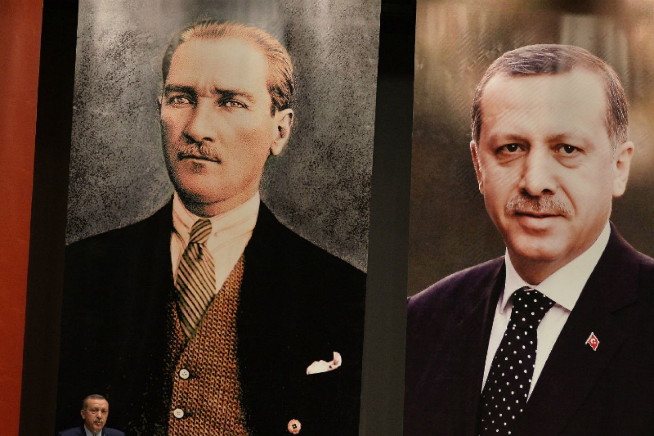 Apsolutna moć: Erdogan protiv Ataturka