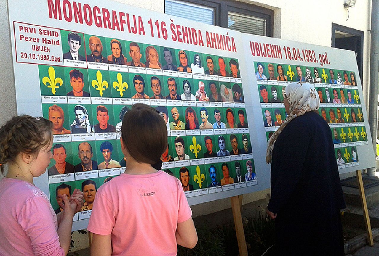 U Ahmićima dan sjećanja na 116  ubijenih civila
