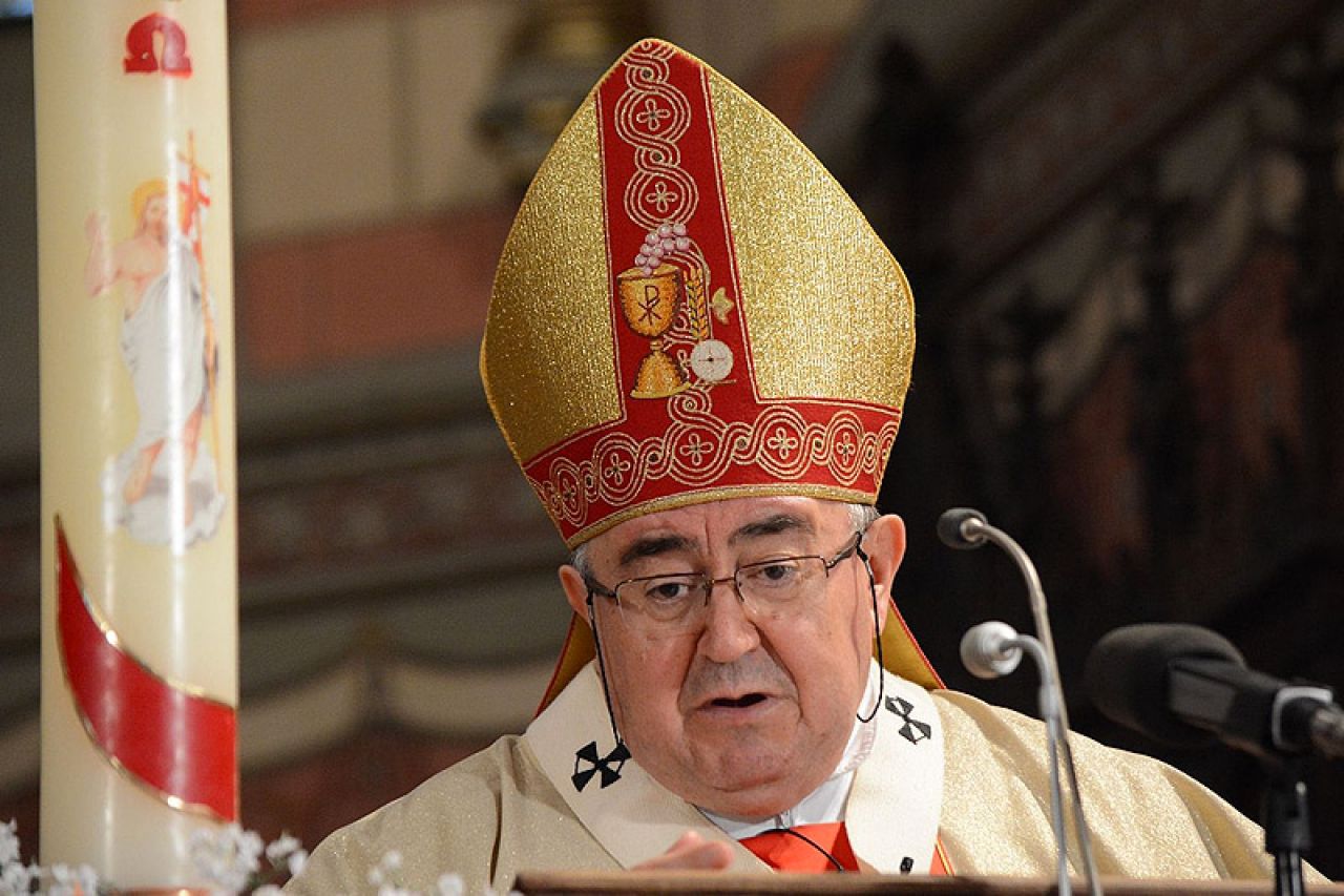 Kardinal Puljić: Dok se velike sile nadmeću za premoć, obični čovjek gine