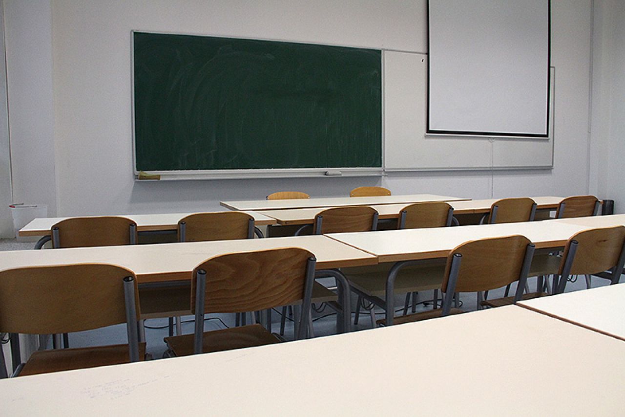 Vitez: U dvije godine škole izgubile 11 razreda, skoro 300 učenika
