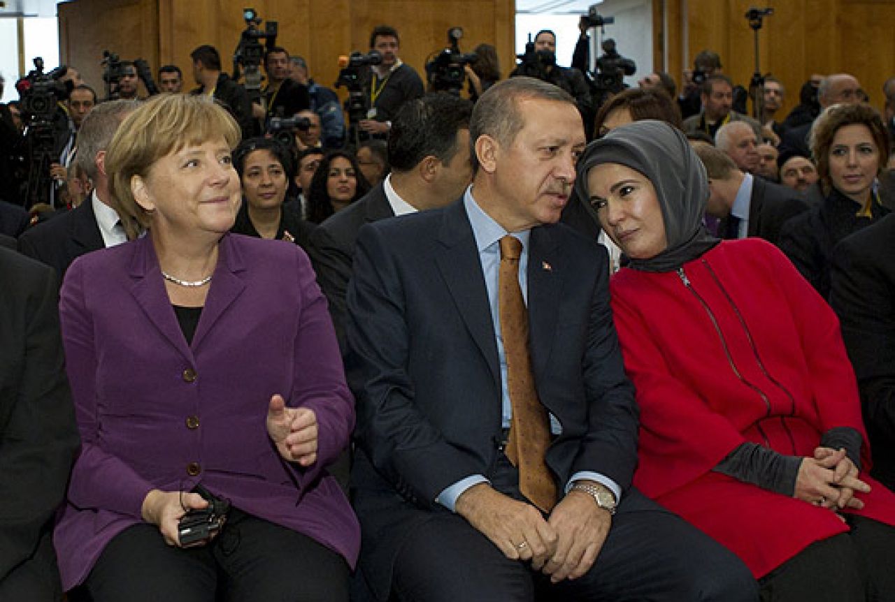 Merkel pozvala Erdogana na dijalog poštovanja u Turskoj