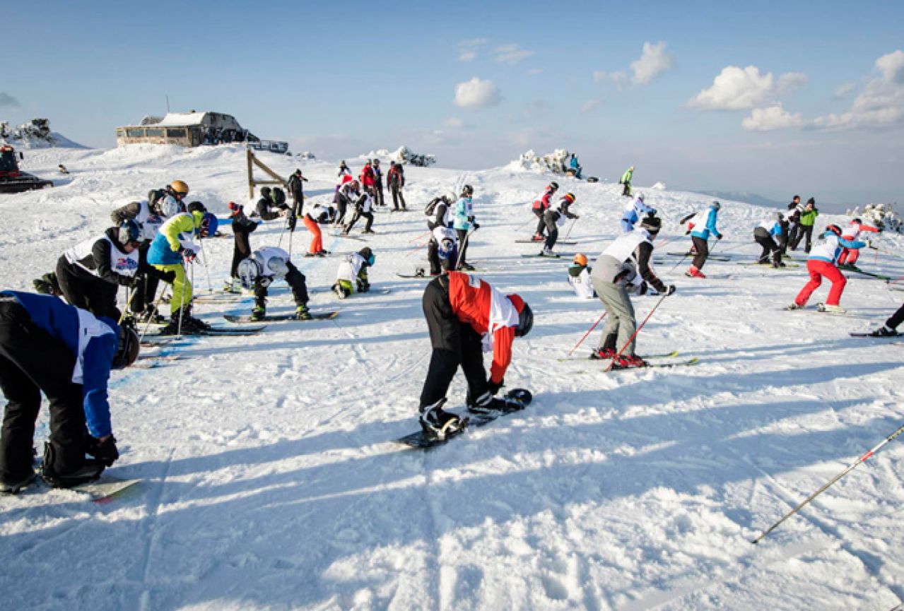 Ljubitelji snijega došli na svoje: Za vikend u radu ski lift na Jahorini 