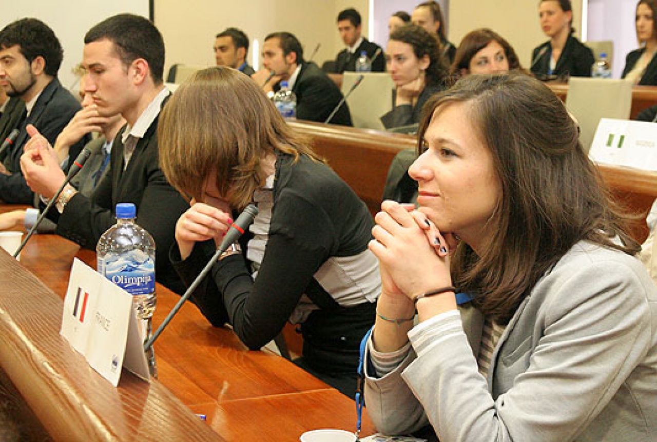 Mladi će sjesti u fotelje vijećnika Gradskog vijeća Mostara