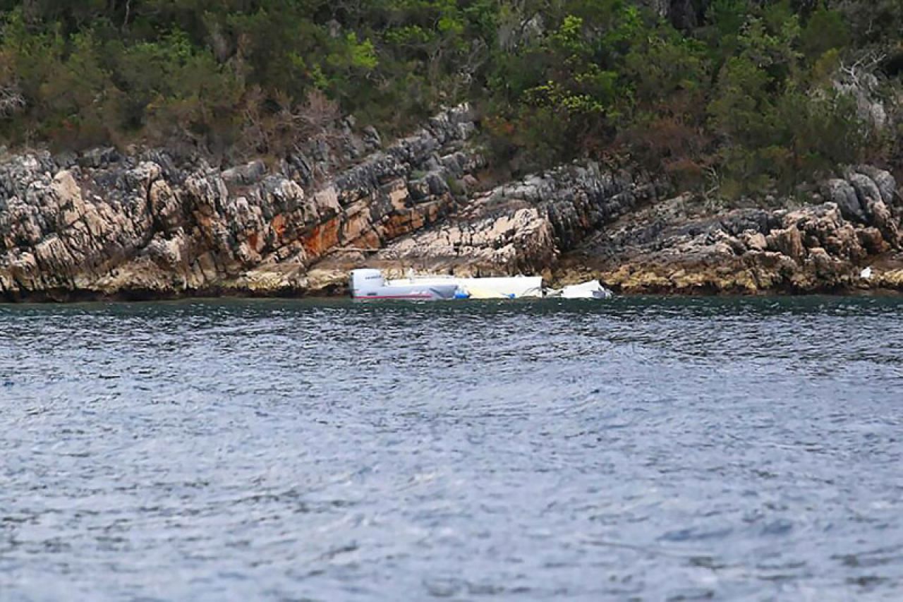 Kod Dubrovnika u sudaru broda Lučke kapetanije i gumenjaka dvoje mrtvih, petero nestalih