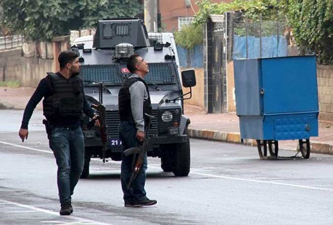 Turska policija uhitila stotine osumnjičenih za povezanost s Gulenom