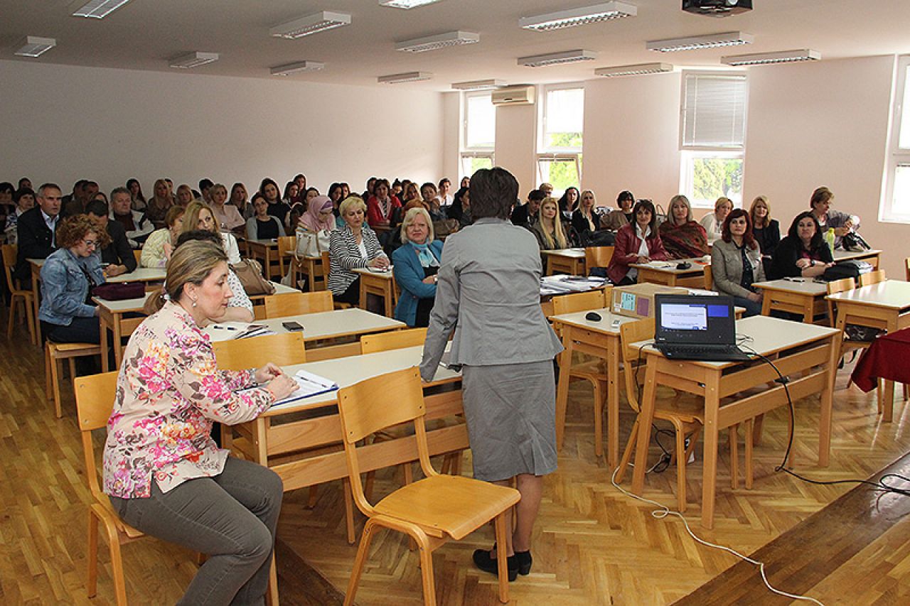 Okrugli stol u Mostaru: Kako motivirati učenike za prirodne znanosti?