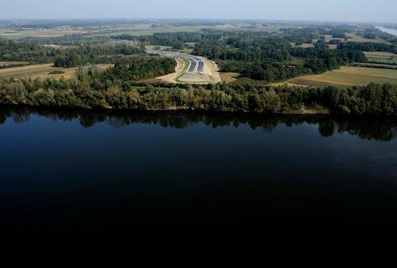 EIB dao nepovratnih 25,09 milijuna eura za autocestu Svilaj - Odžak